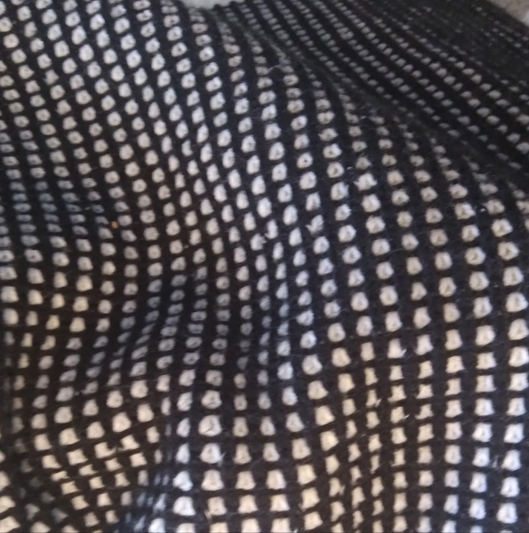 Chic Black and White Knit Cardigan - Picture 8 of 8